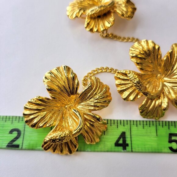 Gold Plated Three Hibiscus Flower Brooch Pin - Picture 9 of 12